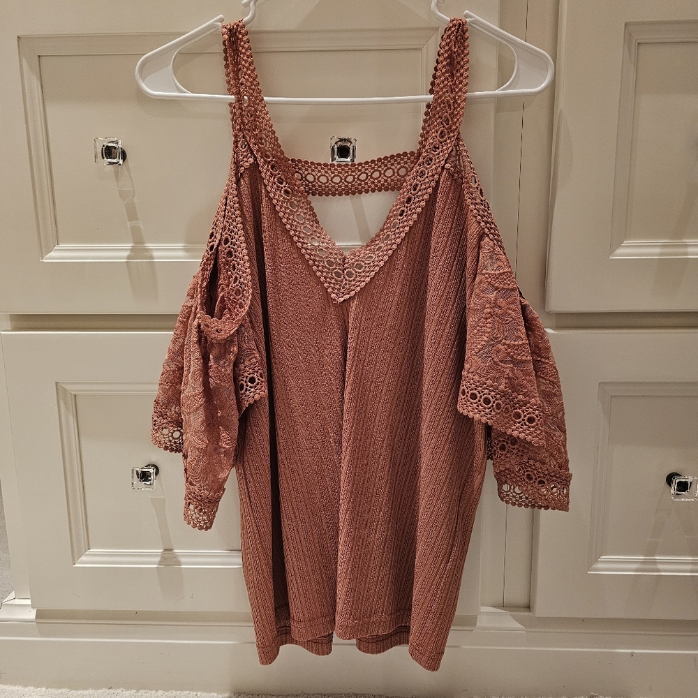 BKE gimmicks Rusty Rose Crochet Cold-Shoulder Blouse Medium New Top NWT - Picture 2 of 14